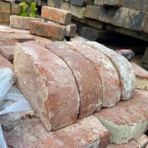 RECLAIMED SINGLE RED BULLNOSE IMPERIAL BRICKS 73MM