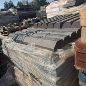 Plinth Stretchers with 22mm Upstand Smooth Blue Bricks – 400 Pack