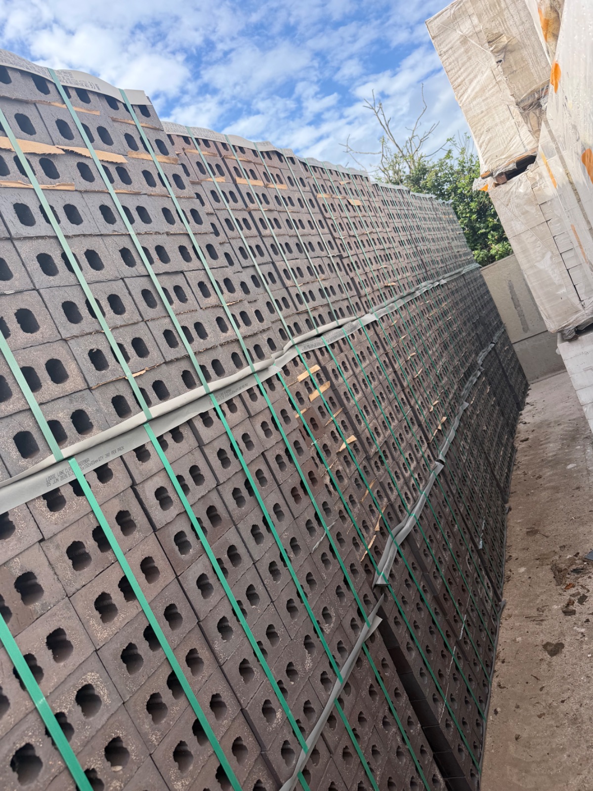 Reclaimed Blue Engineering Bricks 65mm Lodge Lane Slate Blue – 380 Pack - Image 3