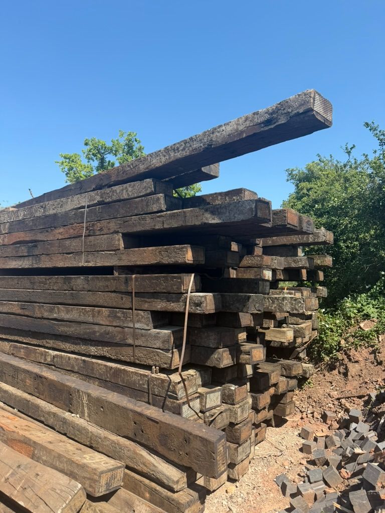 Reclaimed Crossing Timbers Railwaysleepers – 4m Grade A | Whitford
